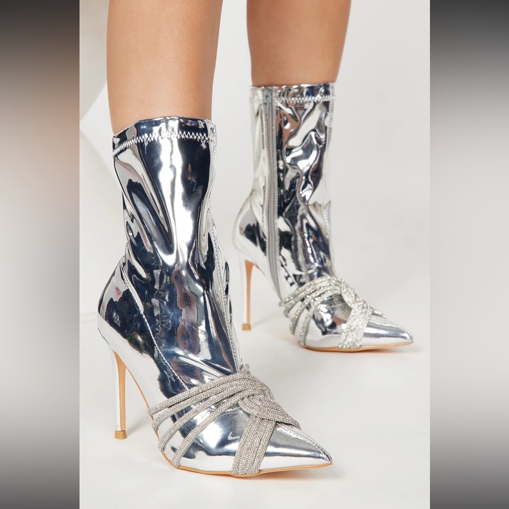 *Fashion Nova New High Heels Silver Boots!!! - Picture 3 of 4